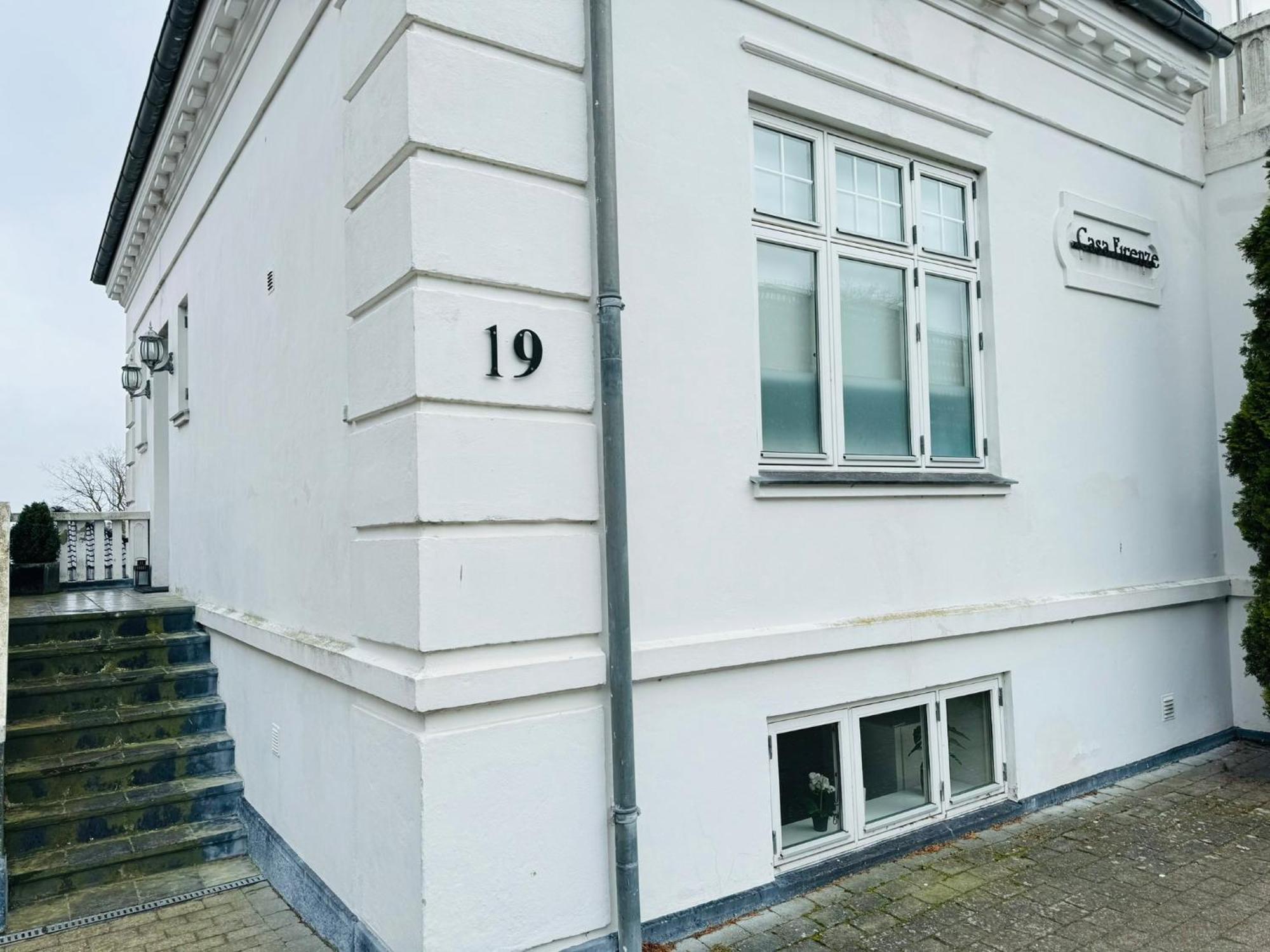 Aday - Villa Firenze - 2 Bedrooms Bright Apartment Aalborg Ngoại thất bức ảnh